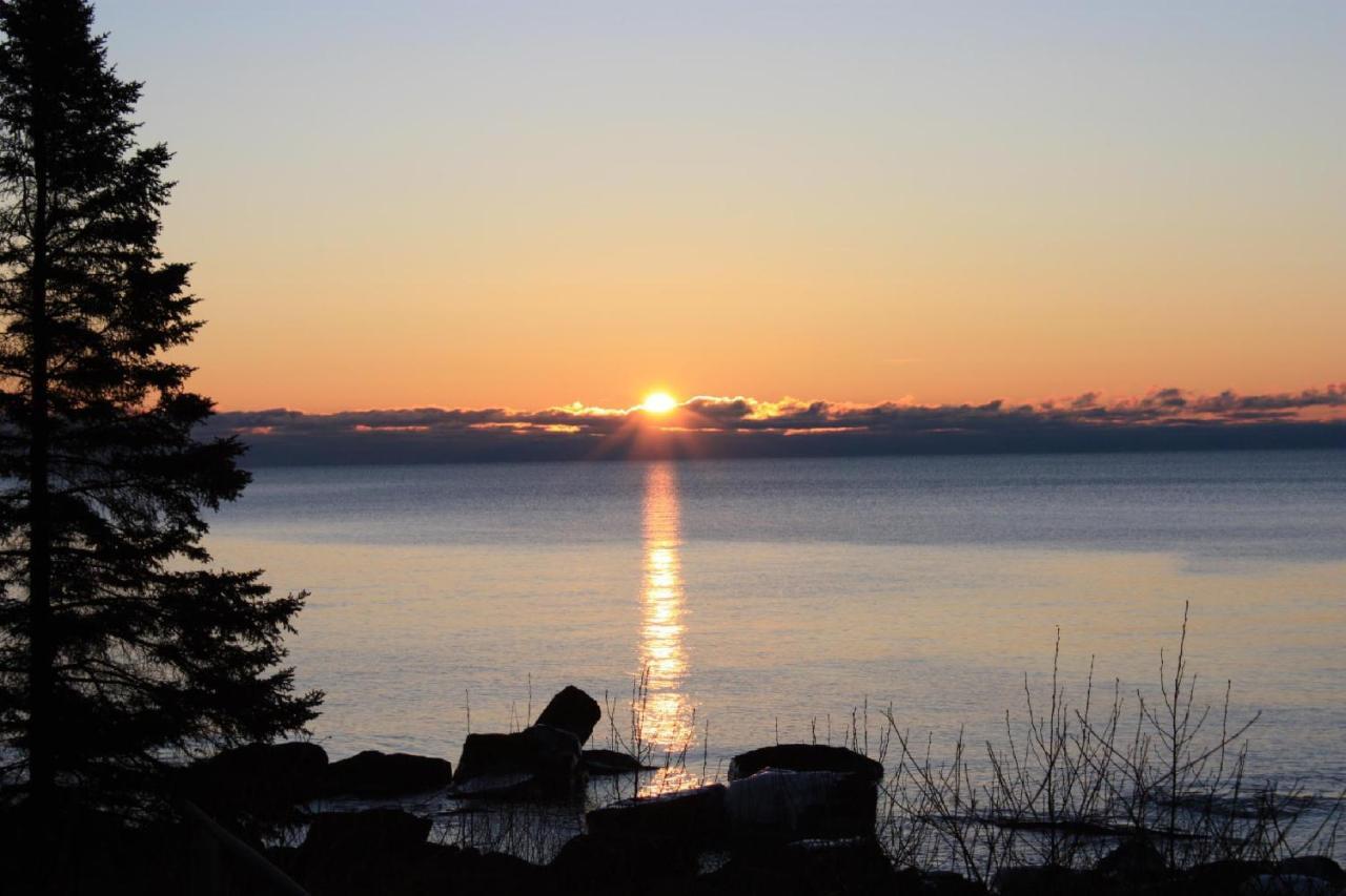 Cove Point Lodge Beaver Bay Zimmer foto